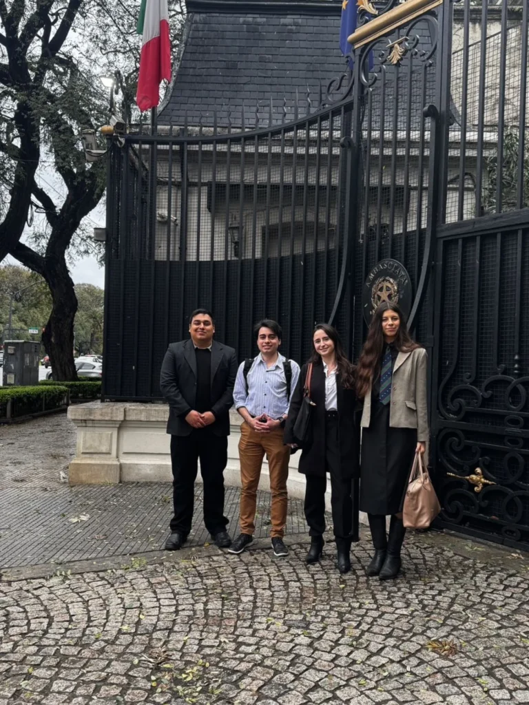 Reunión en la Embajada de Italia